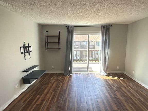 3rd image of 1511 Longwood Dr #1511