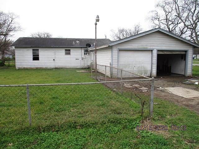 1st image of 1624 N Avenue G