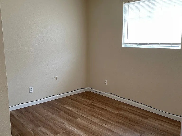 141 N Yucca St #6 — Photo 7