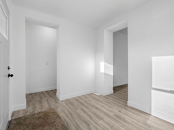 5th image of 615 Mulberry Ave