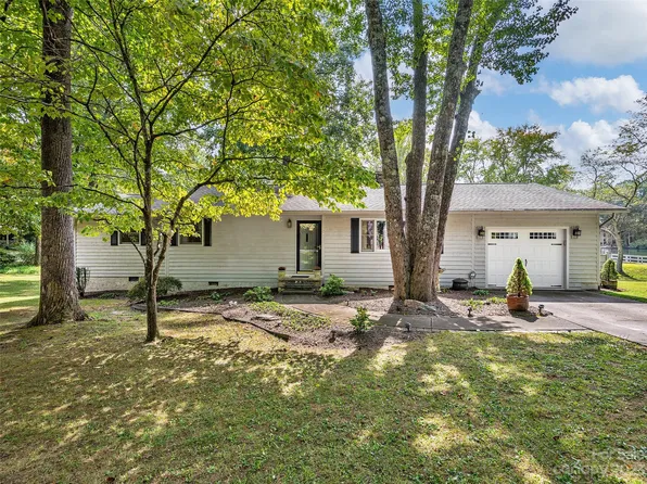 138 Gander Way, Hendersonville, NC 28792