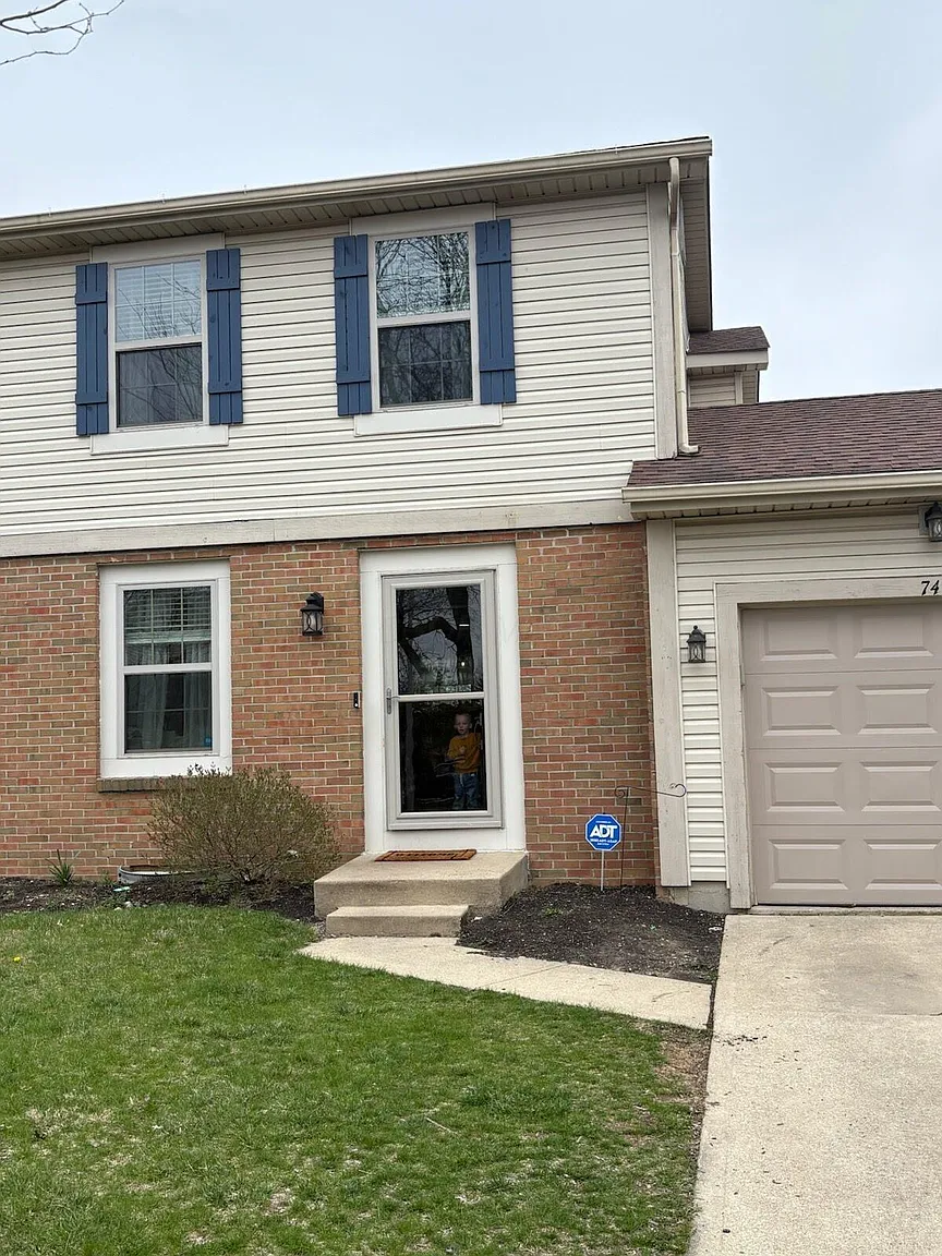 74 Lexington Blvd photo 1