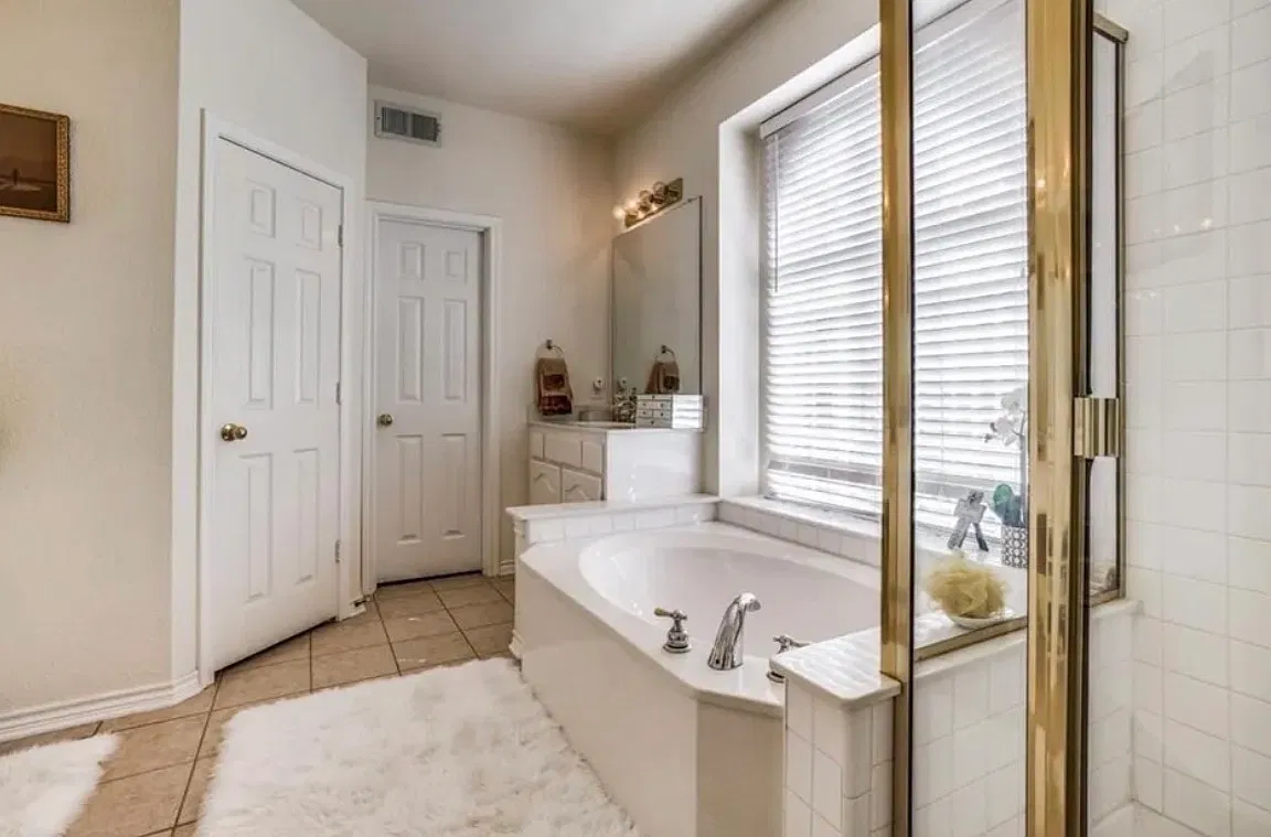 5 bed, 3036 sqft, $3,500 — Photo 1