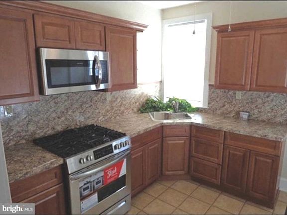 3rd image of 5923 Tackawanna St
