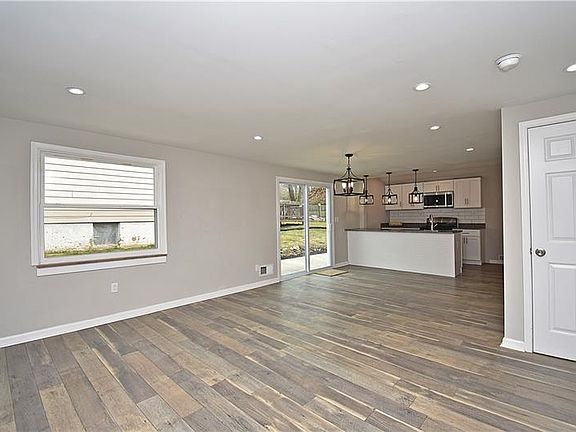 4th image of 2853 Cherry St