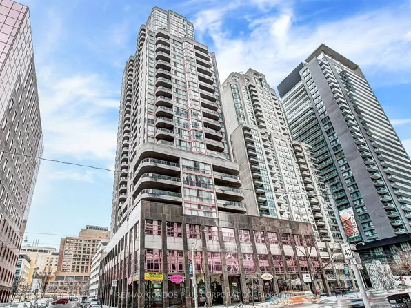 736 Bay St #1601, Toronto, ON M5G 2M4