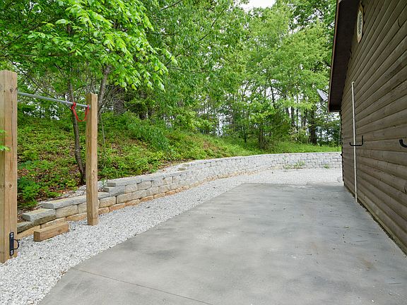 5th image of 19343 Farm Road 1110