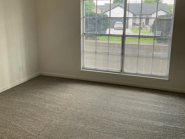 1020 E Main St #22 — Photo 15