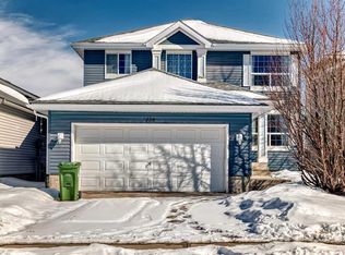 136 W Citadel Crest Cir NW, Calgary, AB T3G4G3