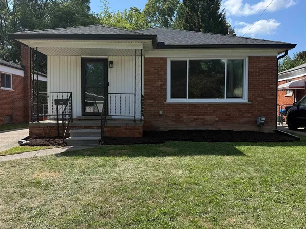 17950 Elizabeth St, Roseville, MI 48066
