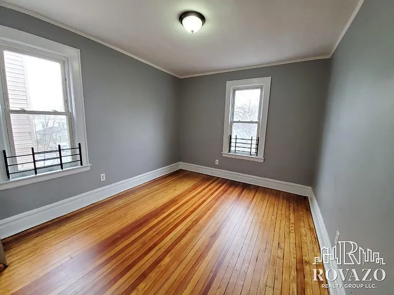 81 Montgomery Ave #2A — Photo 4