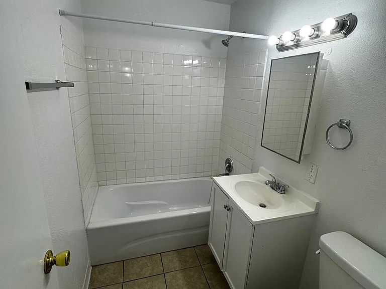 2301 Wengert Ave — Photo 7