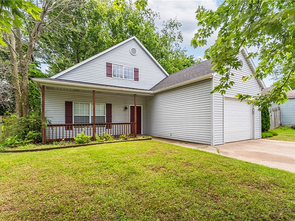 1st image of 305 Parkcrest Dr