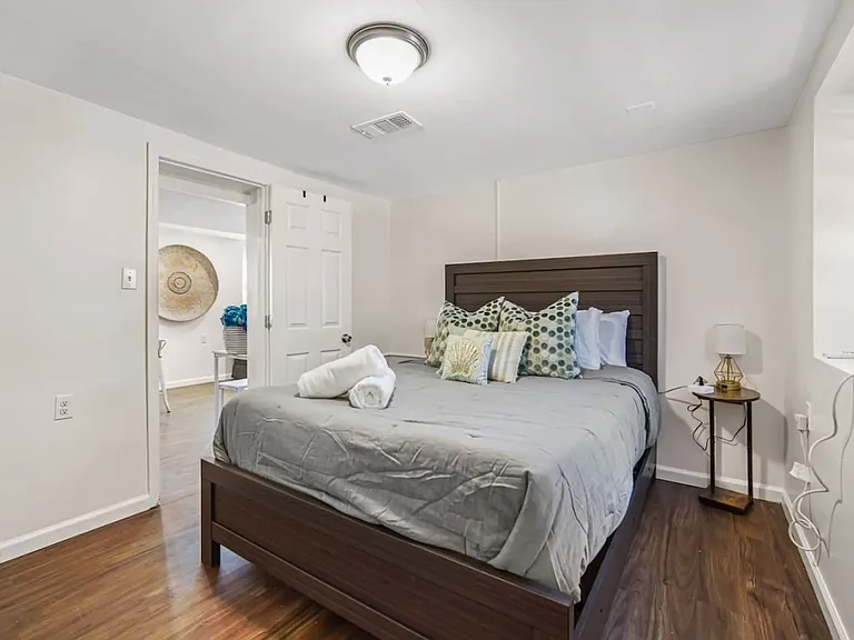 105 N New Haven Ave #1 — Photo 9