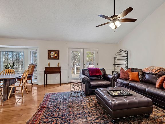 4th image of 602 Candleshoe Ct