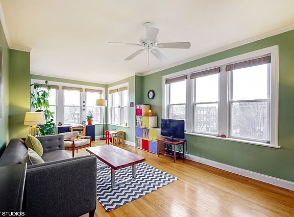 2nd image of 4902 N Rockwell St APT 3S