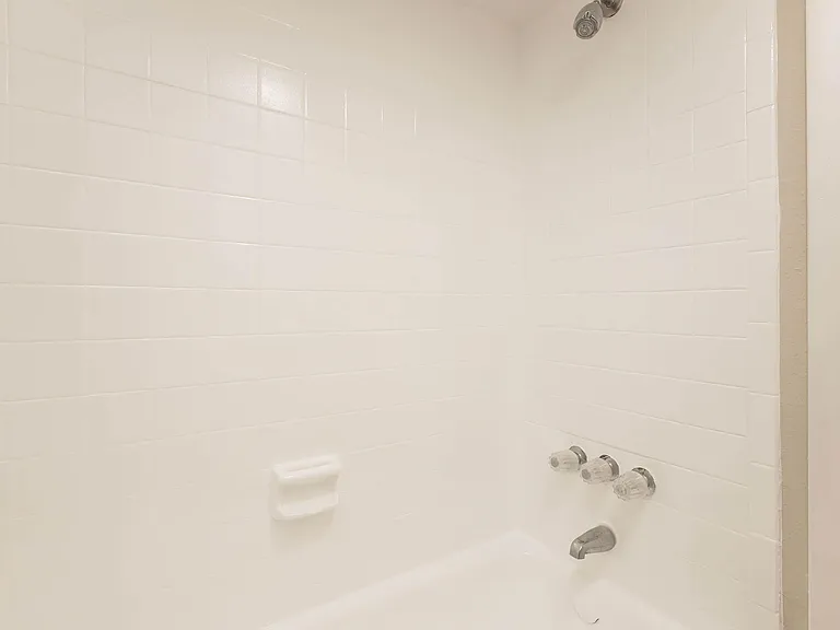 Oasis Club Apartments — Photo 49
