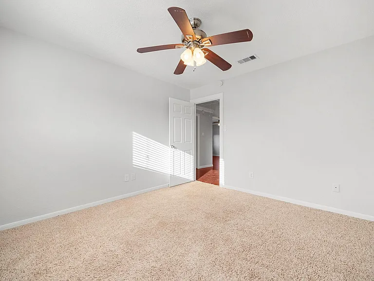 15526 Cabildo Dr — Photo 12