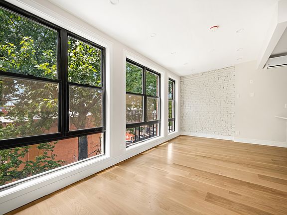 4th image of 256 Dean St APT 4