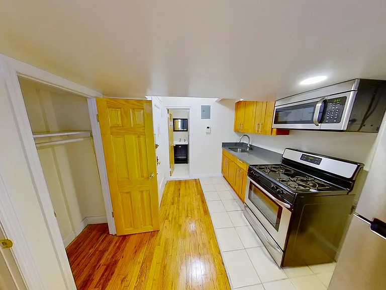326 E 25th St #5D — Photo 6