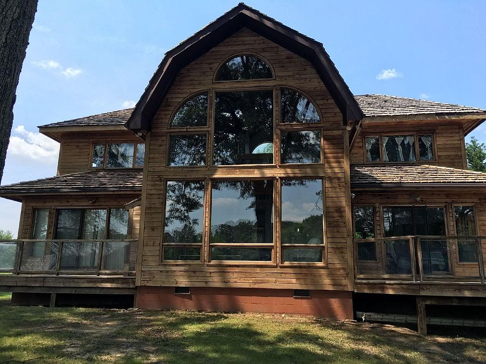 1st image of 11 Cabin Point Dr