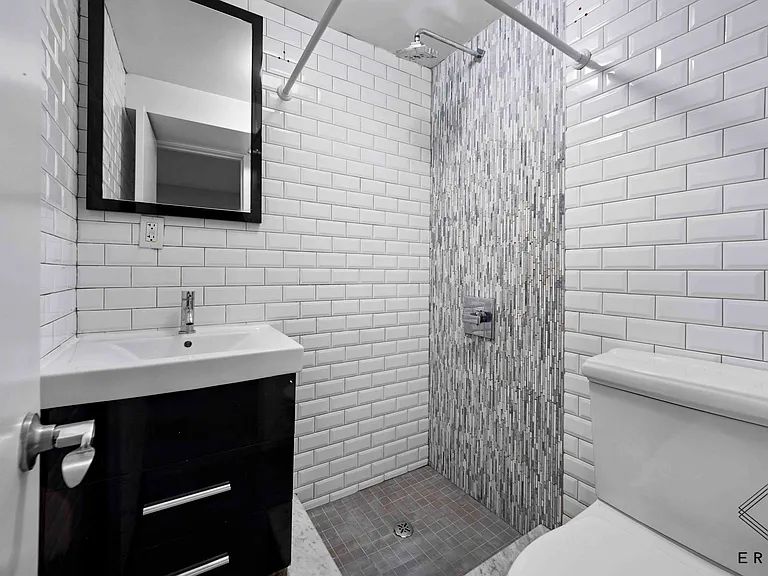 580 E 26th St #2 — Photo 9