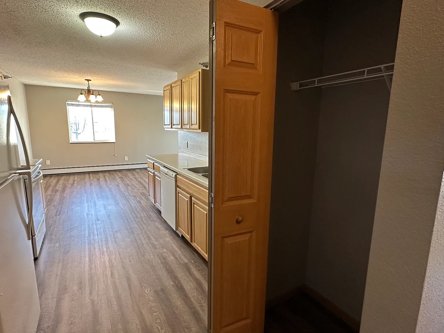 Meadowlark Apartments — Photo 2