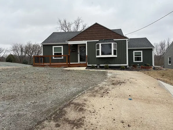 841 Palmer St, Oakland, IA 51560