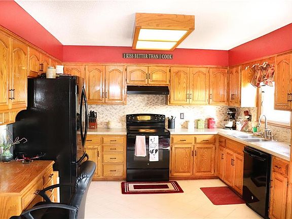 4th image of 5 Portsmouth Ct