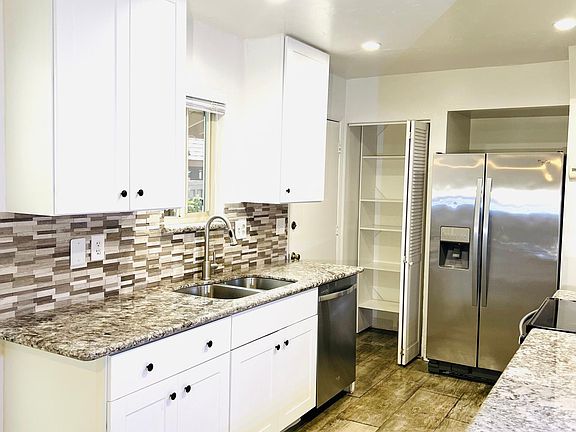 2nd image of 220 Red Oak Dr W APT F