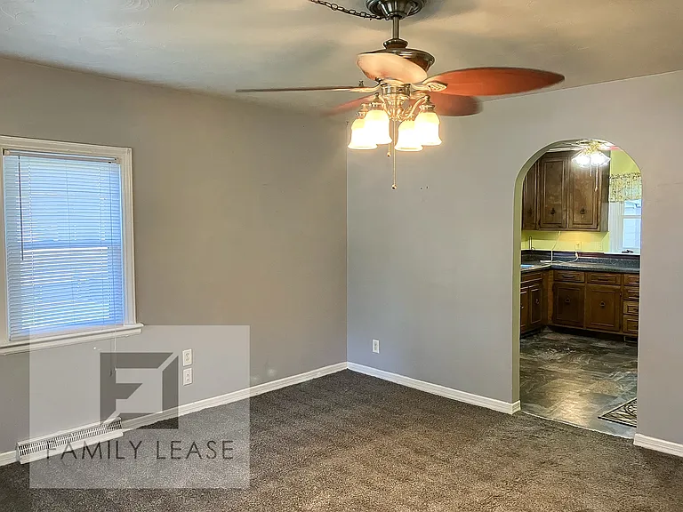 2985 E Division St — Photo 5