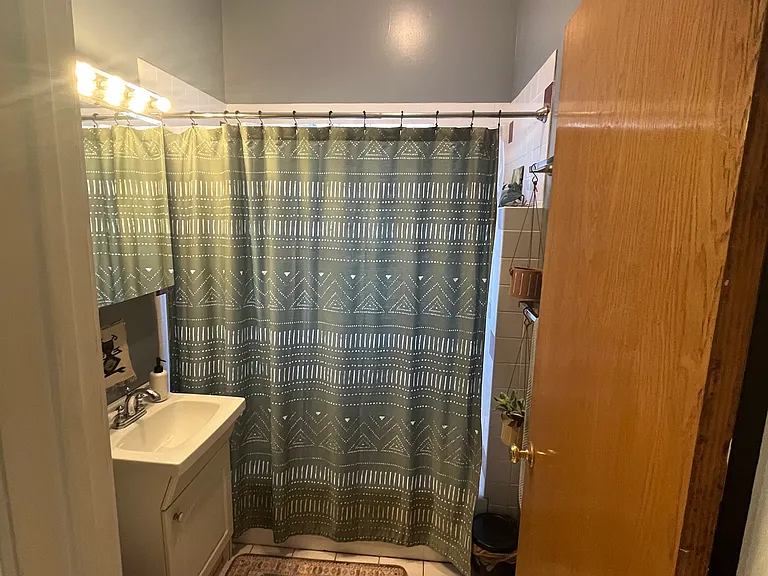 1503 N Paulina St #2F — Photo 1