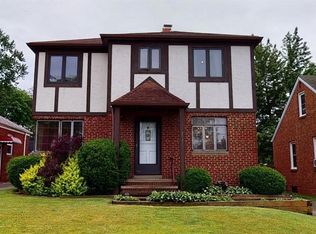 2927 Grovewood Ave, Parma, OH 44134