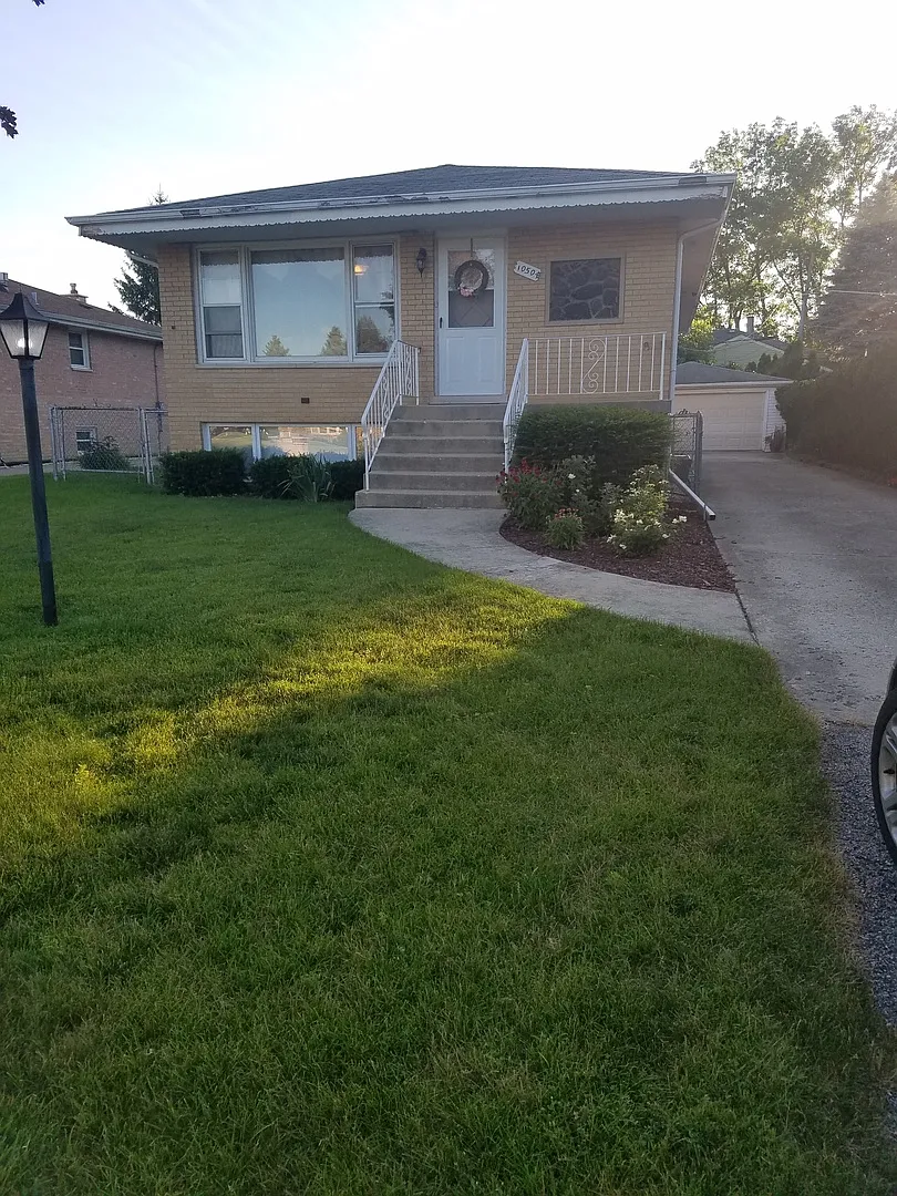 10504 S 83rd Ave photo 1