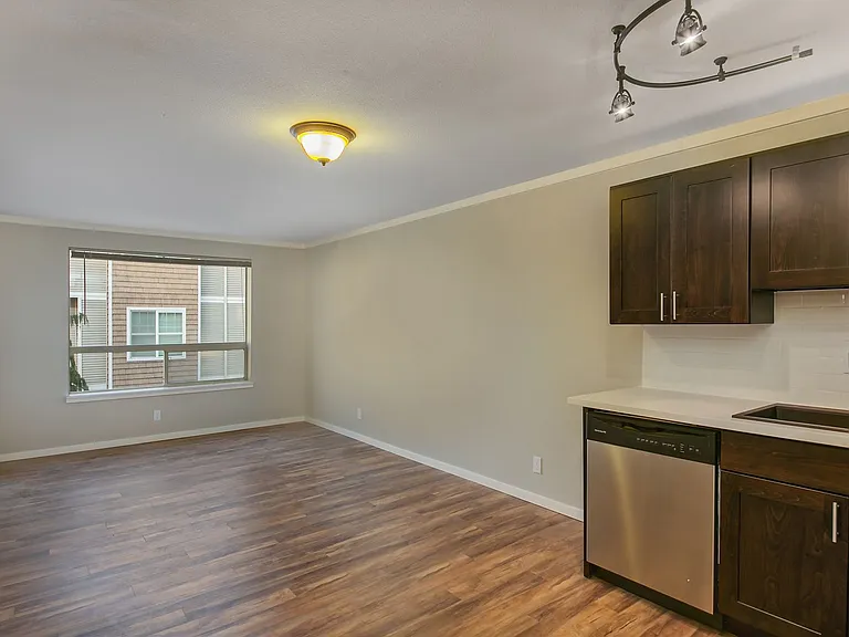 Granview Apartments — Photo 8