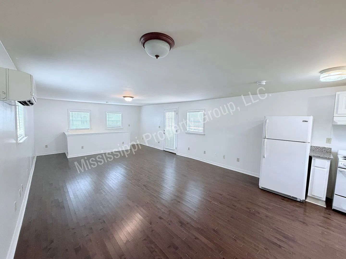 1BR/1BA For Rent — Photo 4