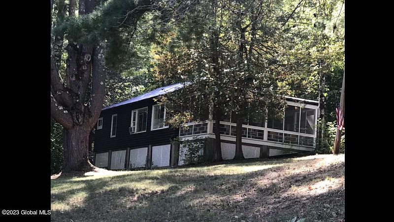 2nd image of 12 Springmeyer Hill