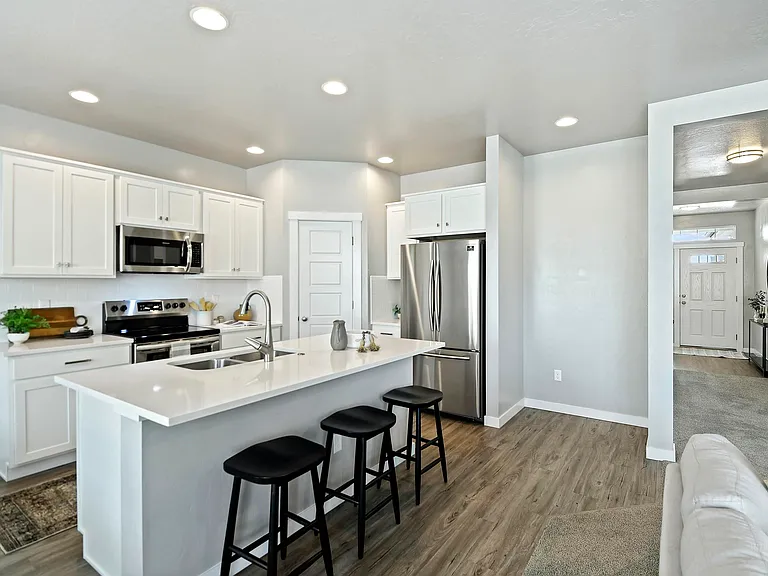 6036 N Hood Ave — Photo 5