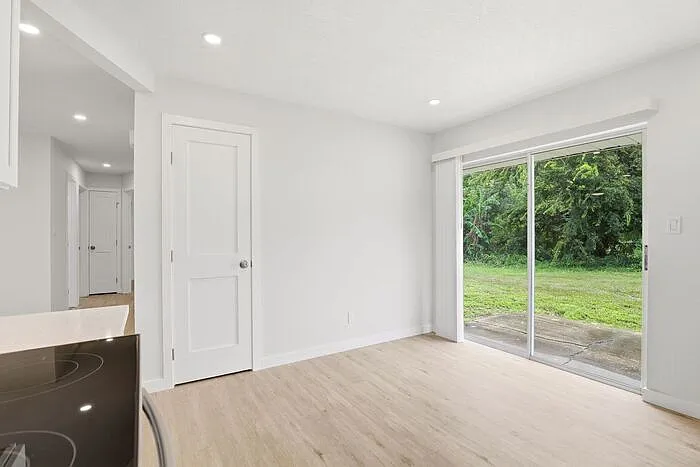 1092 Laurel Oaks Ct — Photo 6