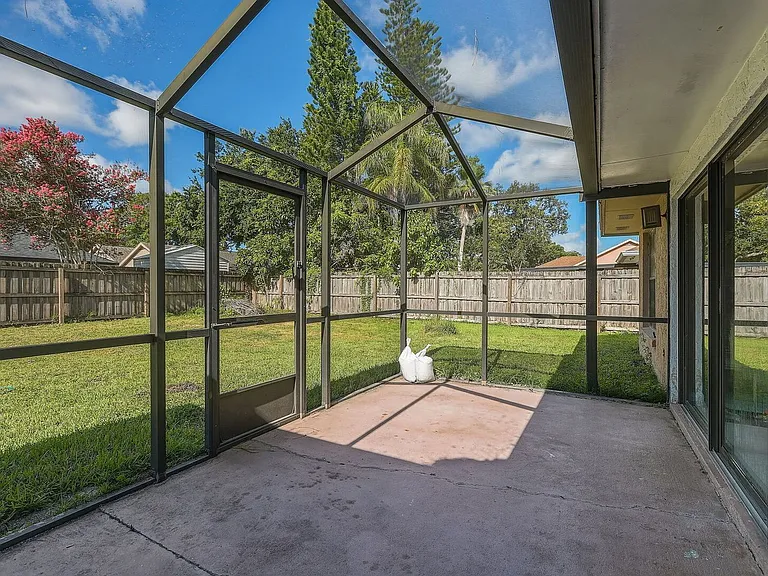 15846 Country Lake Dr — Photo 34