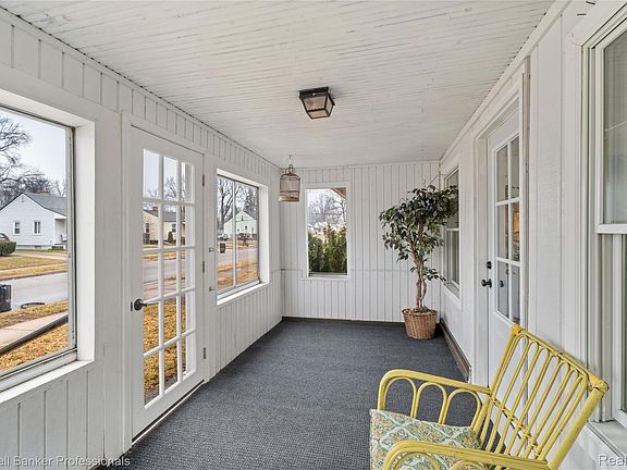 5th image of 3040 Inman St