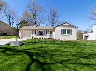 604 Radliff Rd, Bloomington, IL 61701