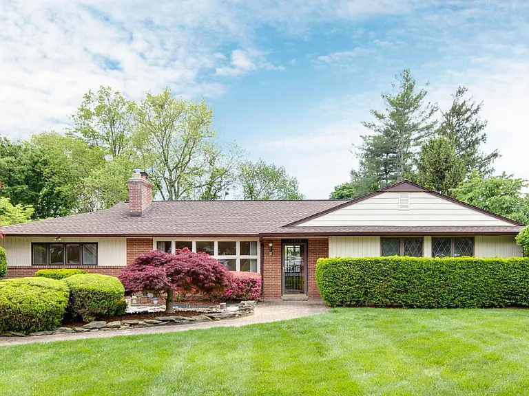 10373 Lombardi Dr — Photo 6