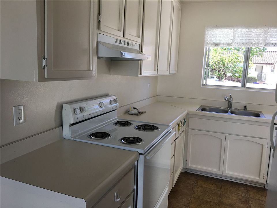 2nd image of 340 Orwell Ln