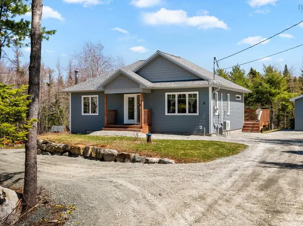6 Willowdale Dr, Halifax, NS B0J 2L0