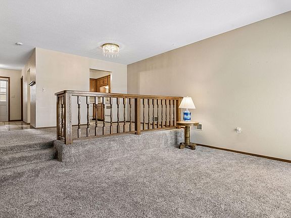 5th image of 7329 Franklin Ave W