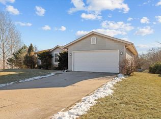 877 Niagara Ln, Port Washington, WI 53074