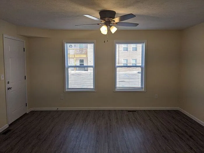 1 bed, 1.0 bath, 850 sqft, $850 — Photo 2