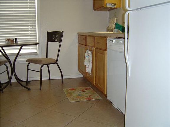 4th image of 7656 Osbun St