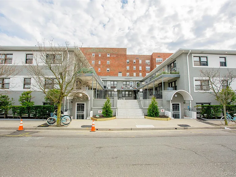 470 E Broadway #A8 — Photo 14